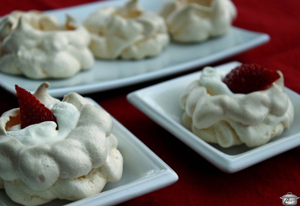 Mini Pavlovas are a fabulous dessert because they are beautiful, delicious and light.