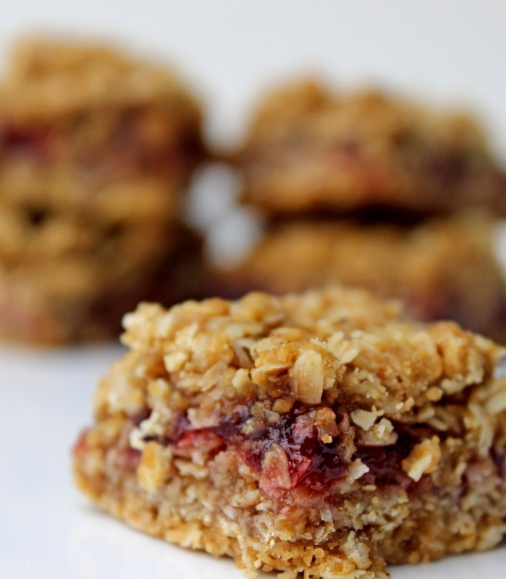 Great for breakfast, brunch, lunch or dessert, these gluten-free fruit crisp bars are easy and delicious.