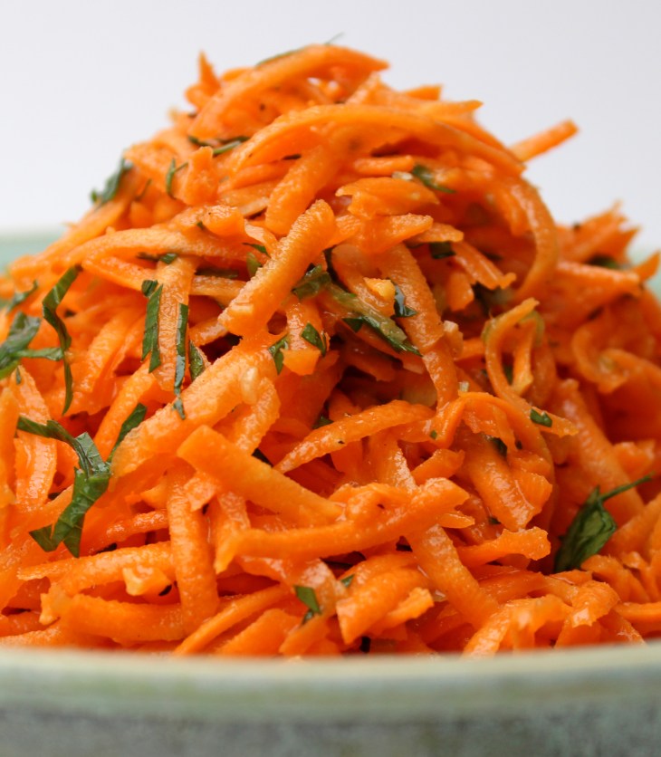 a fast fresh and flavourful carrot salad